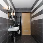 Gaura - Comfort One-bedroom With Terrace