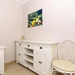 Gaura - Comfort One-bedroom With Terrace Apartment