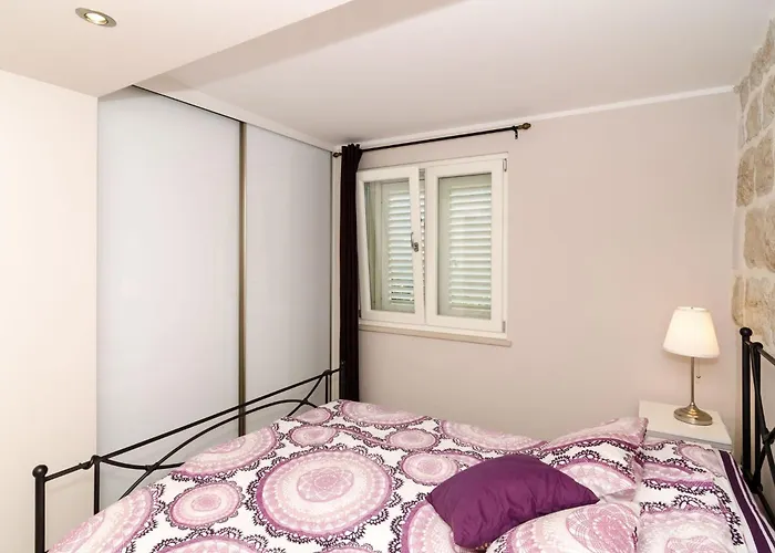 Gaura - Comfort One-bedroom With Terrace