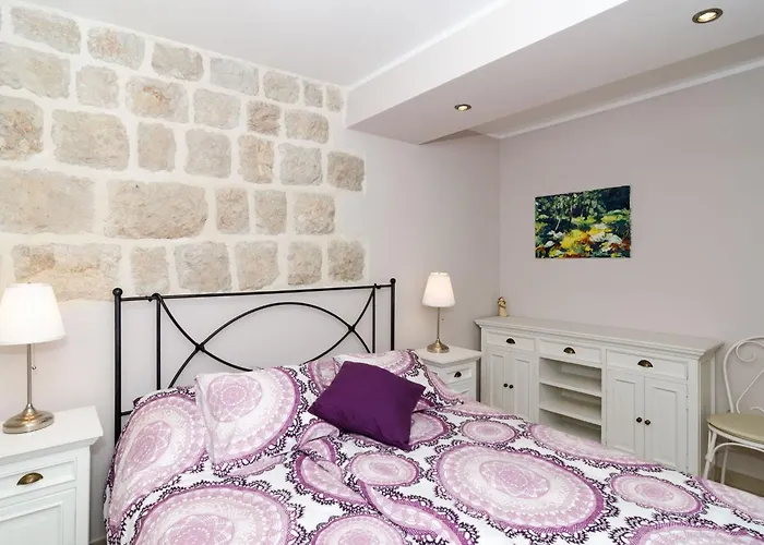 Gaura - Comfort One-bedroom With Terrace